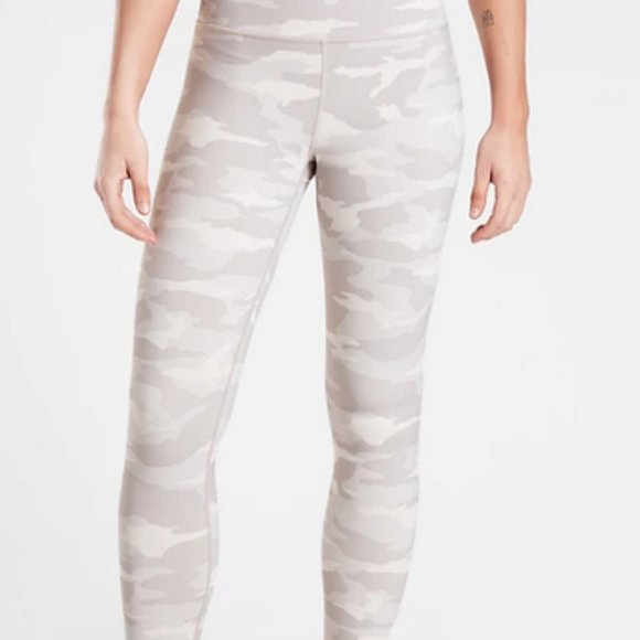 Athleta Pants - Athlete Elation Camo 7/8 Tights